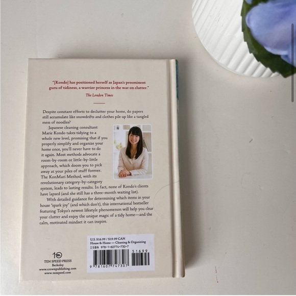 Book: The Life-Changing Magic of Tidying Up by Marie Kondo - Picture 6 of 14
